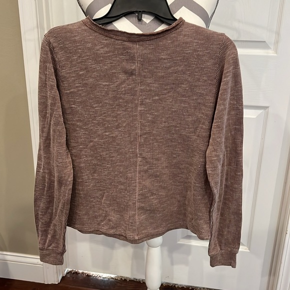 BKE Buckle Long Sleeve 1/4 Button Ribbed Top, Size S - Picture 2 of 3